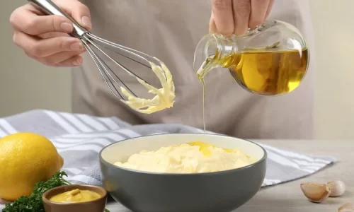 Ce trucuri poți folosi pentru a face o maioneză stabilă și fără să se taie?