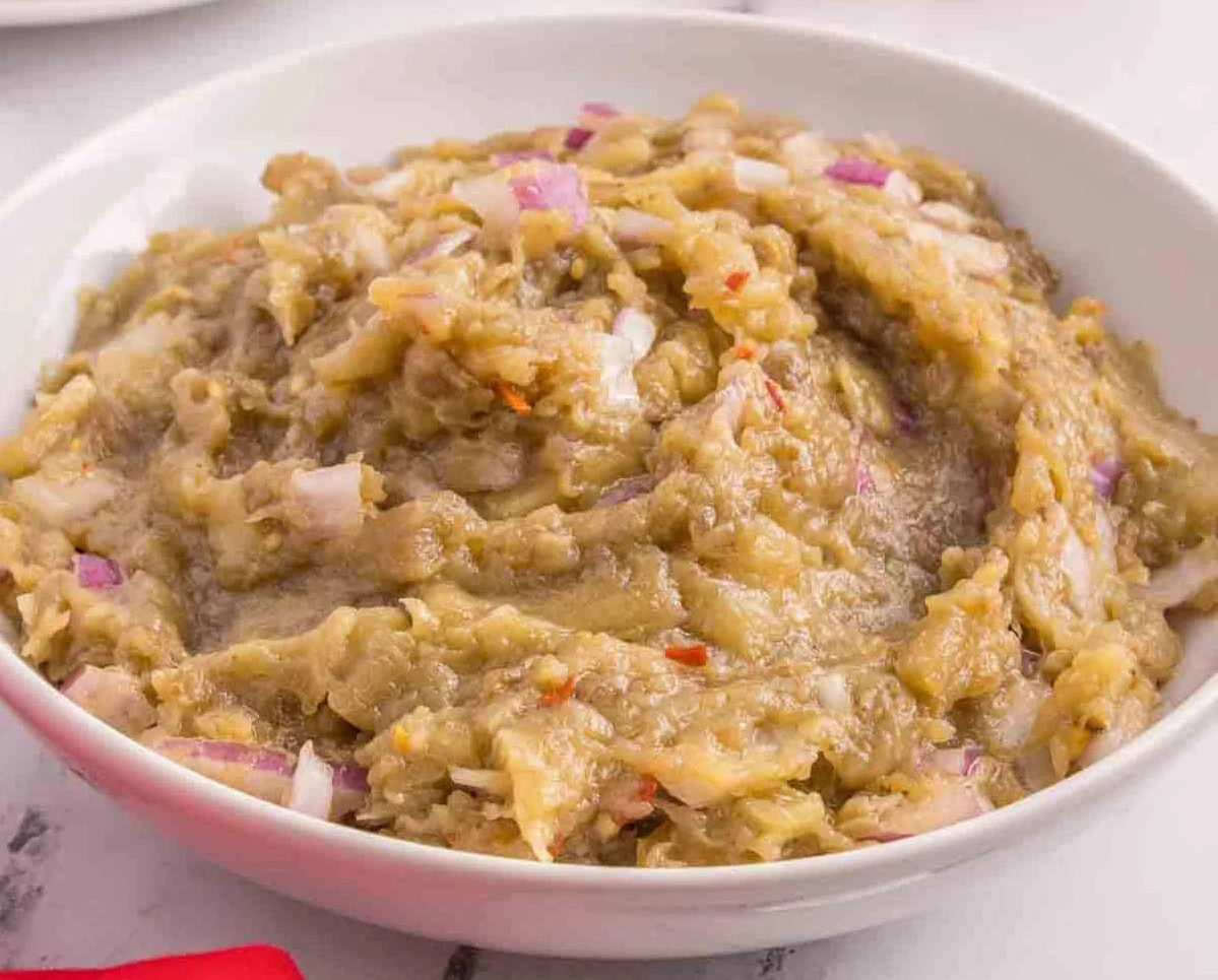 Cum obții o salată de vinete cremoasă fără să folosești maioneză?