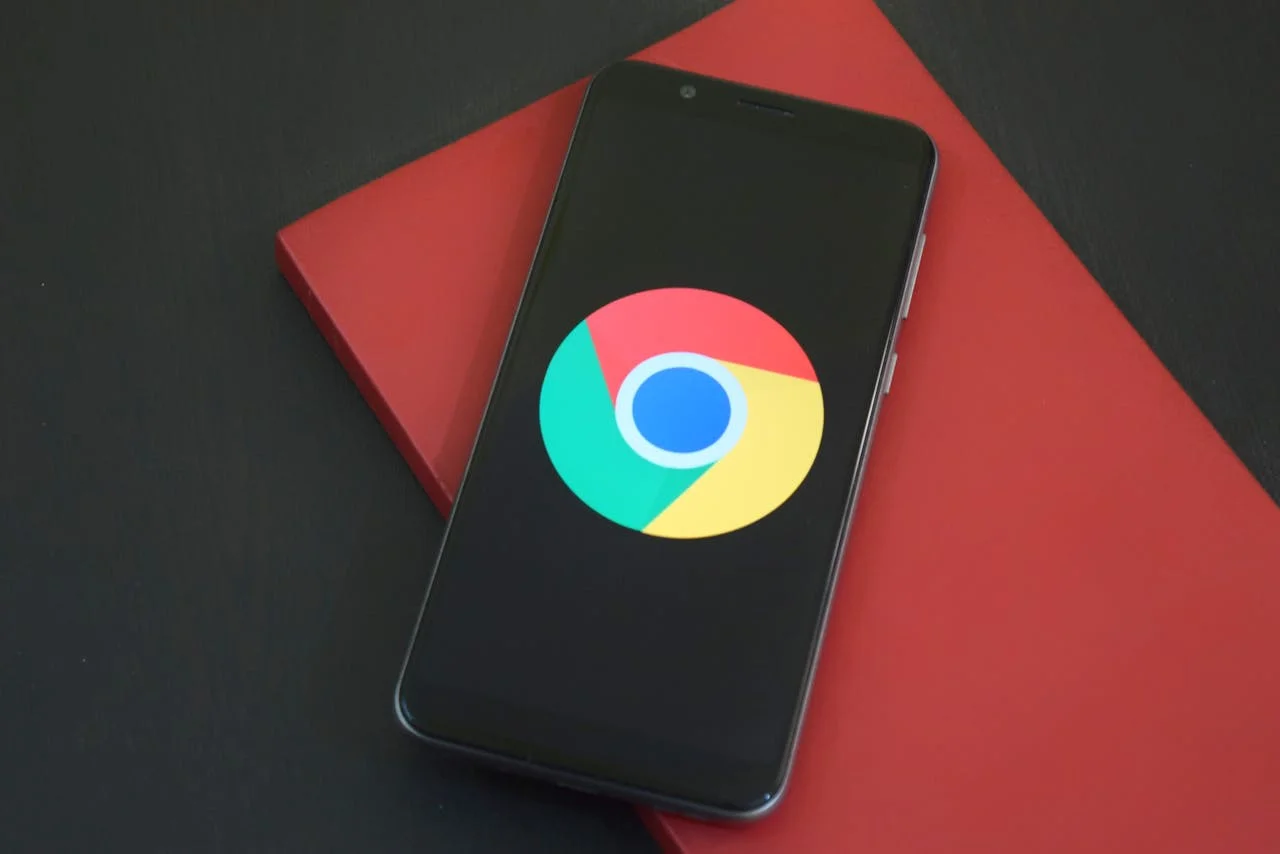 Cum oprești notificările automate de la Google Chrome pe telefon?