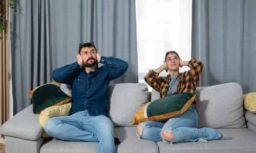 Cum se face legal o plângere pentru zgomot excesiv în bloc sau cartier?