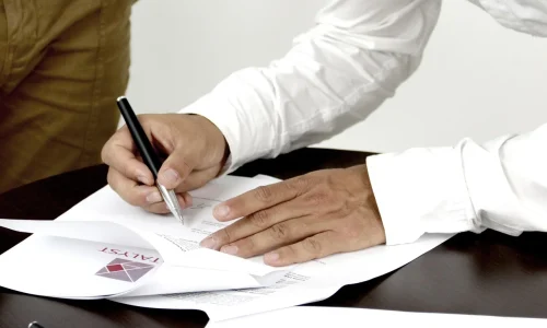Cesiunea de contract între persoane fizice – Ce trebuie să știi pentru a respecta legea