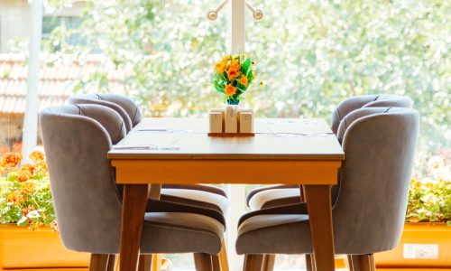 Cum să alegi o masă dining de calitate și frumoasă care să fie potrivită pentru fiecare ocazie?