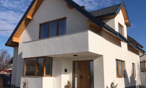 De ce vopseaua elastomerică e ideală pentru fațade fisurate